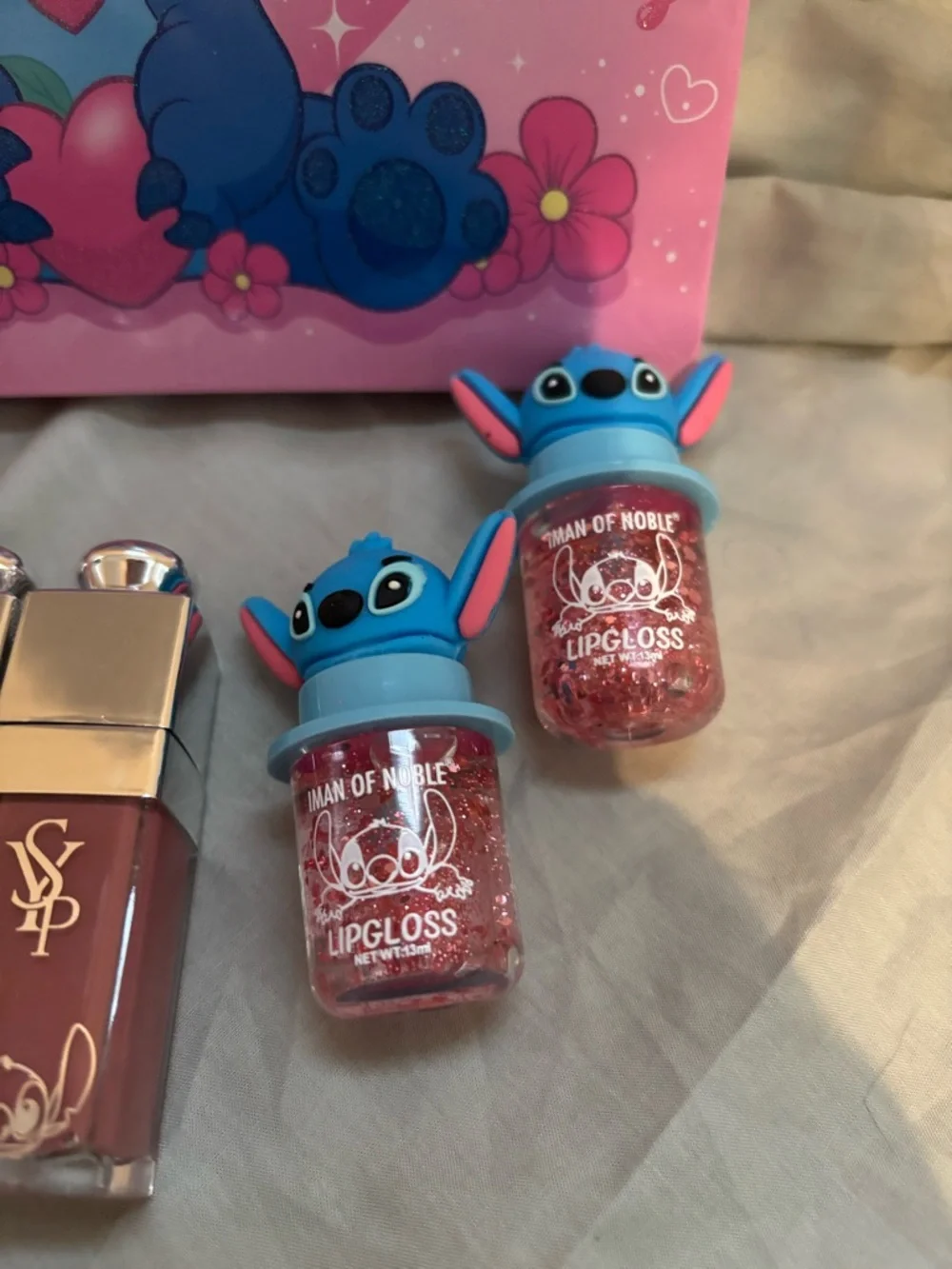 Lilo & Stitch Pink 'Charming' Eyeshadow pallet and 6 lipgloss bundle